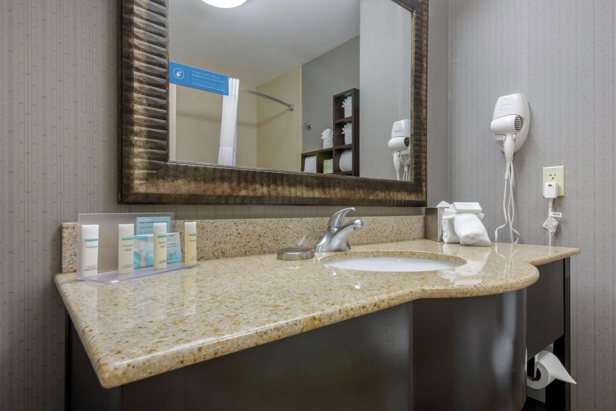 Hampton Inn Мидвилл Экстерьер фото